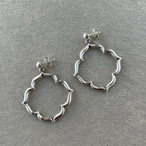 Retired James Avery Sterling Silver .925 Venetian Frame Hoop Dangle Earrings - Picture 2 of 3